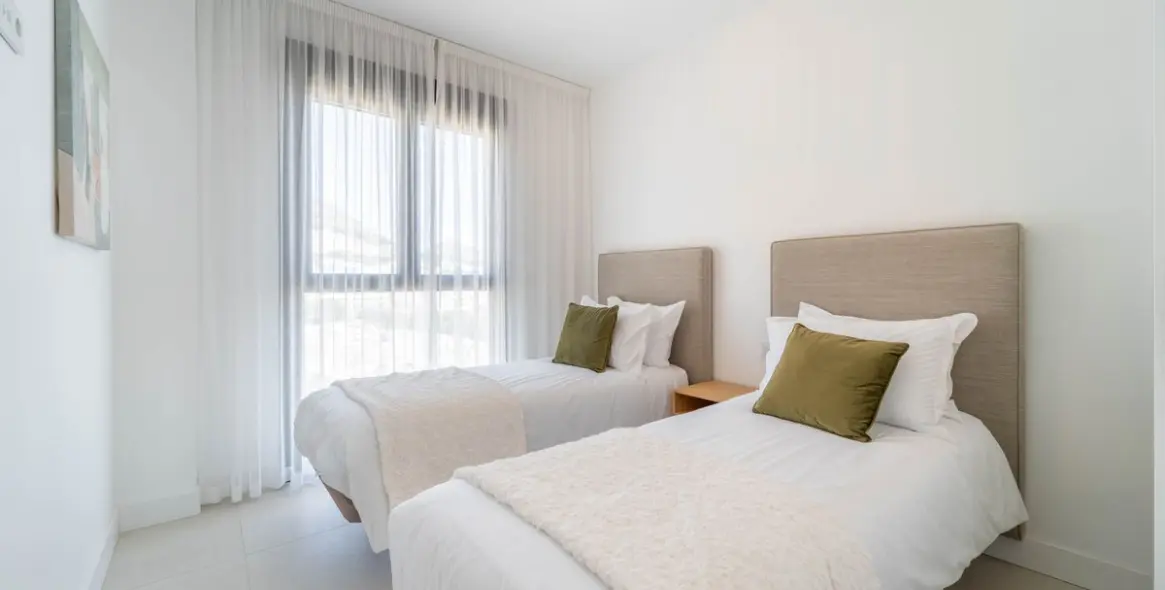 Sale of middle floor apartment in Fuengirola 20