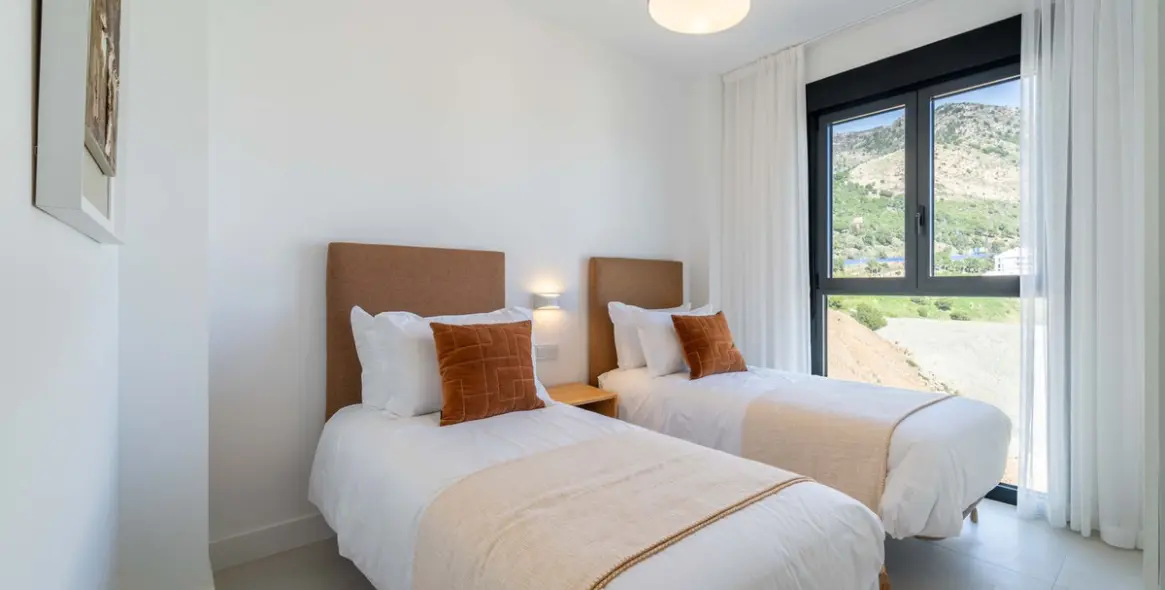 Sale of middle floor apartment in Fuengirola 22