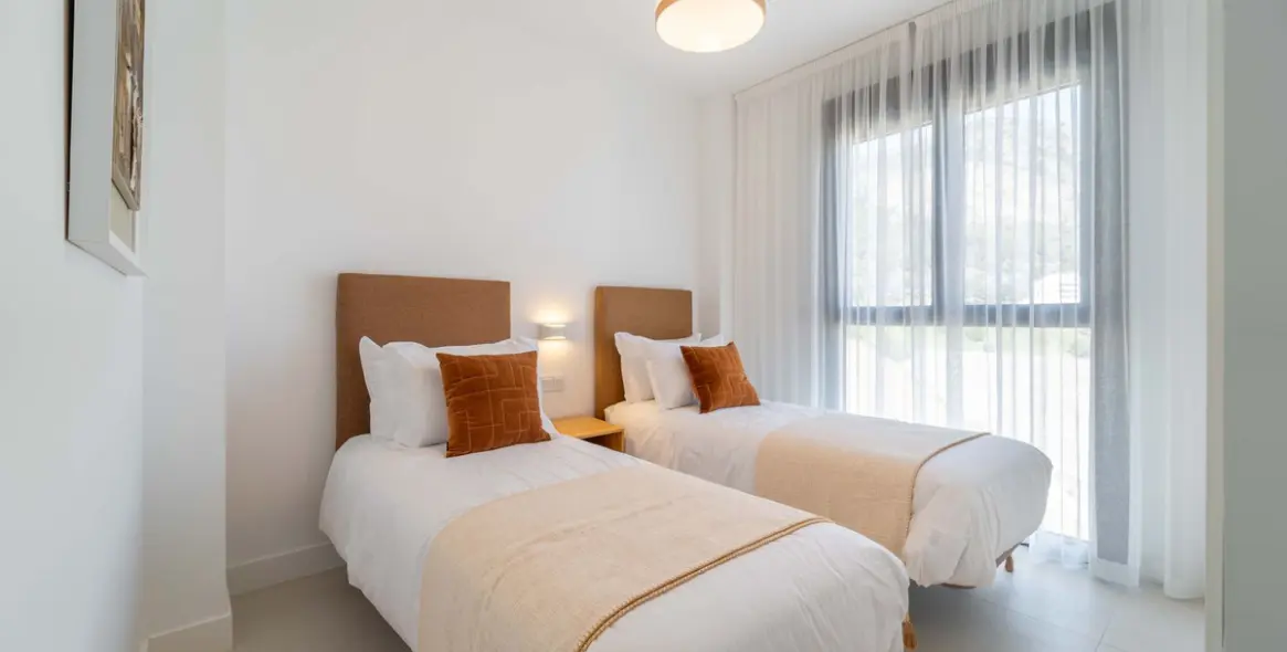 Sale of middle floor apartment in Fuengirola 23