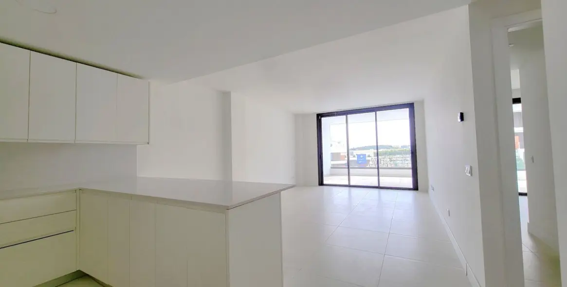 Sale of middle floor apartment in Fuengirola 3