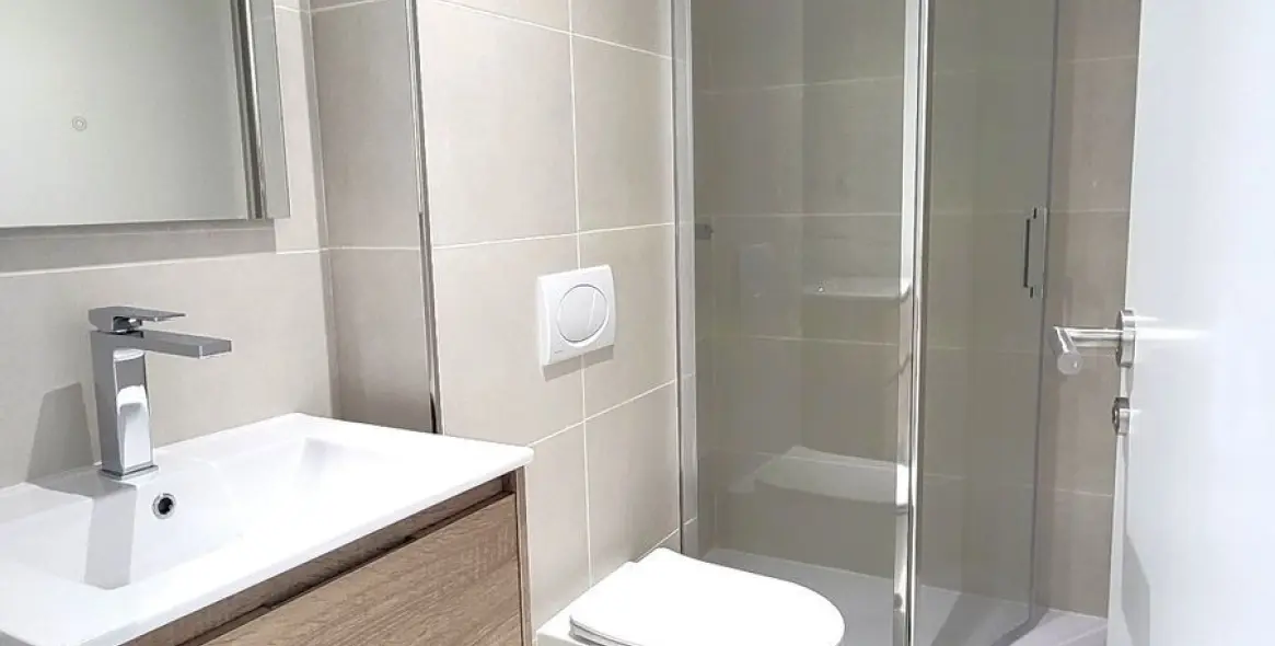 Sale of middle floor apartment in Fuengirola 9