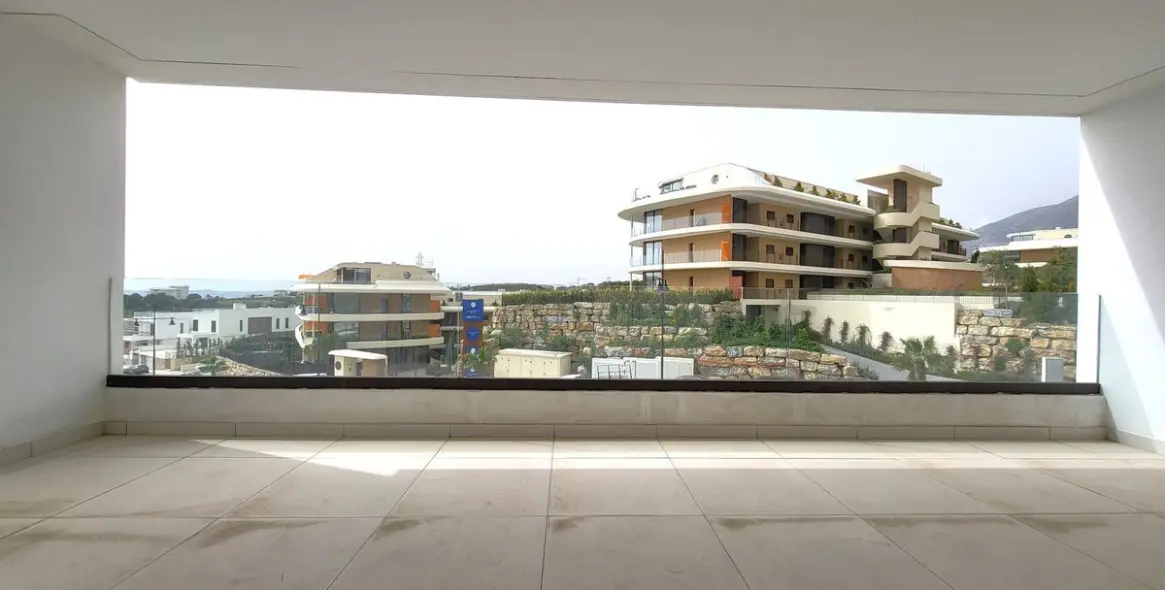 Sale of middle floor apartment in Fuengirola 14