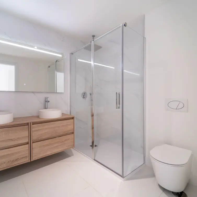Sale of middle floor apartment in Fuengirola