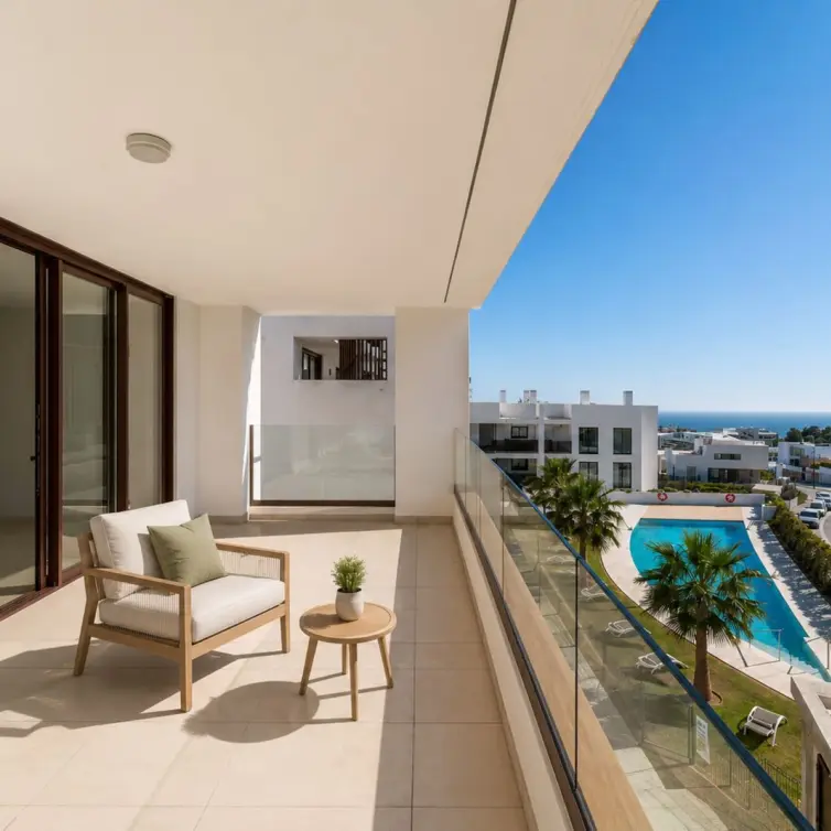 Sale of middle floor apartment in Fuengirola