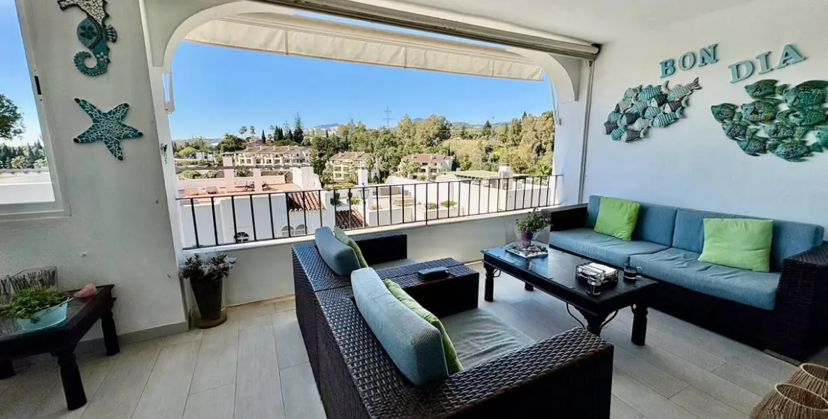 Sale of middle floor apartment in La Quinta 1