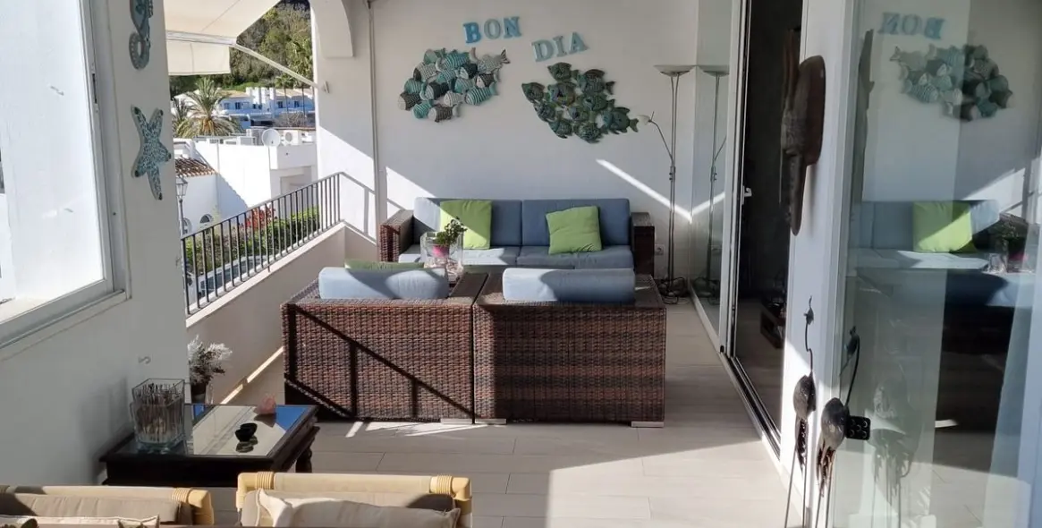 Sale of middle floor apartment in La Quinta 4