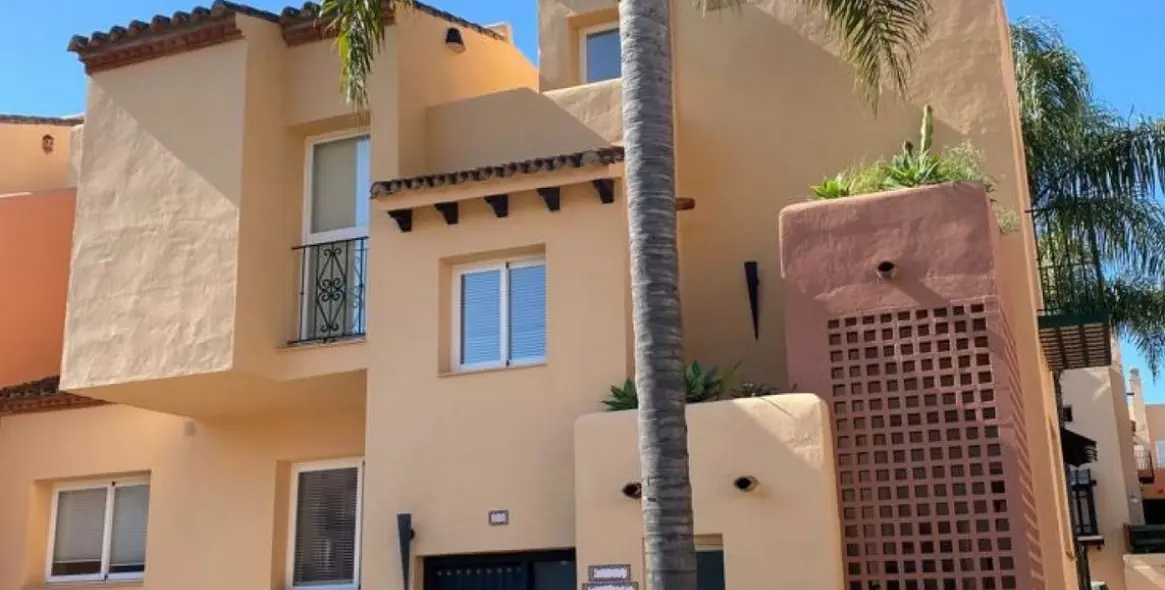 Venta de adosado en Nueva Andalucía 1