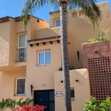 Venta de adosado en Nueva Andalucía