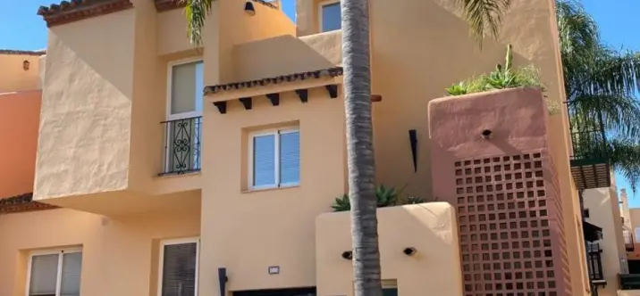 Venta de adosado en Nueva Andalucía 0