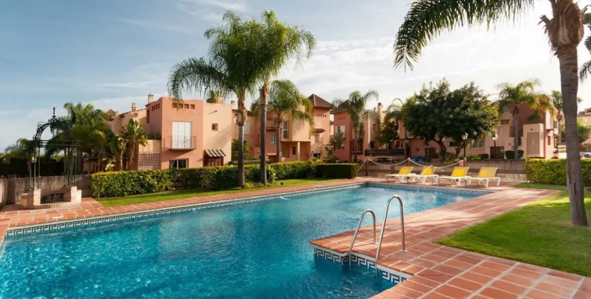 Sale of townhouse in Nueva Andalucía 32