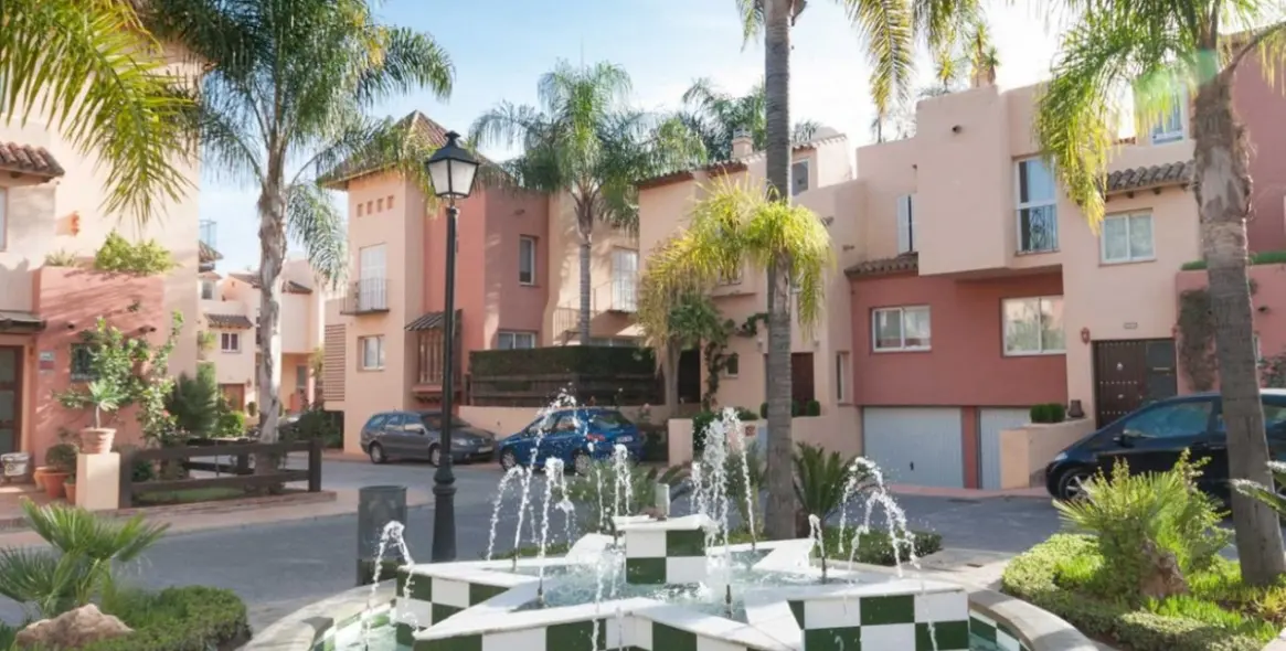 Sale of townhouse in Nueva Andalucía 34