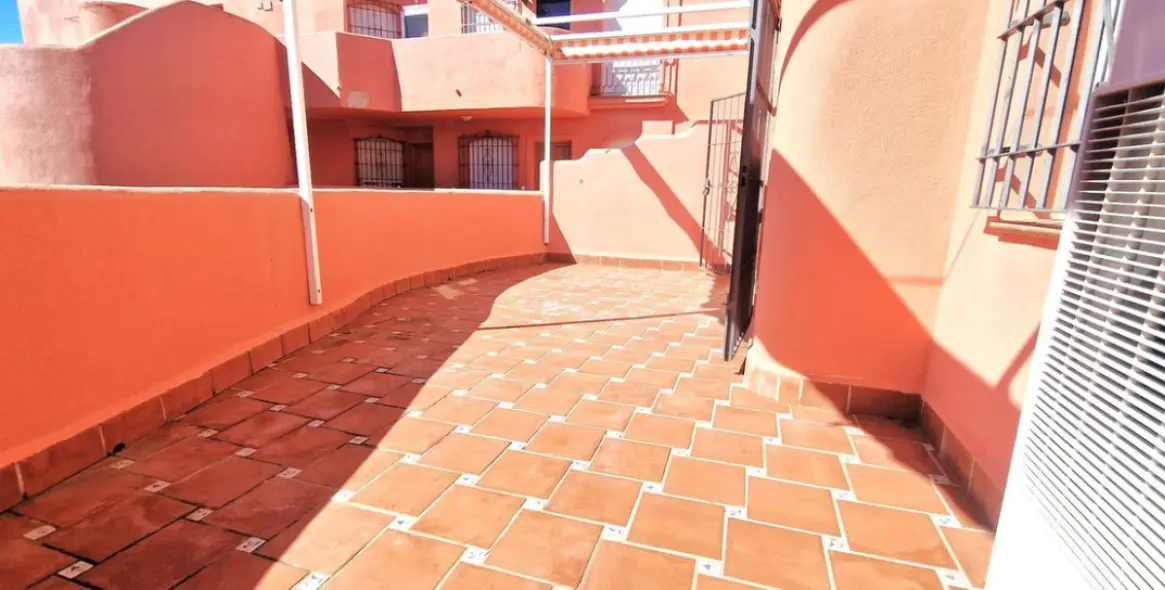 Sale of ground floor apartment in El Rosario 13