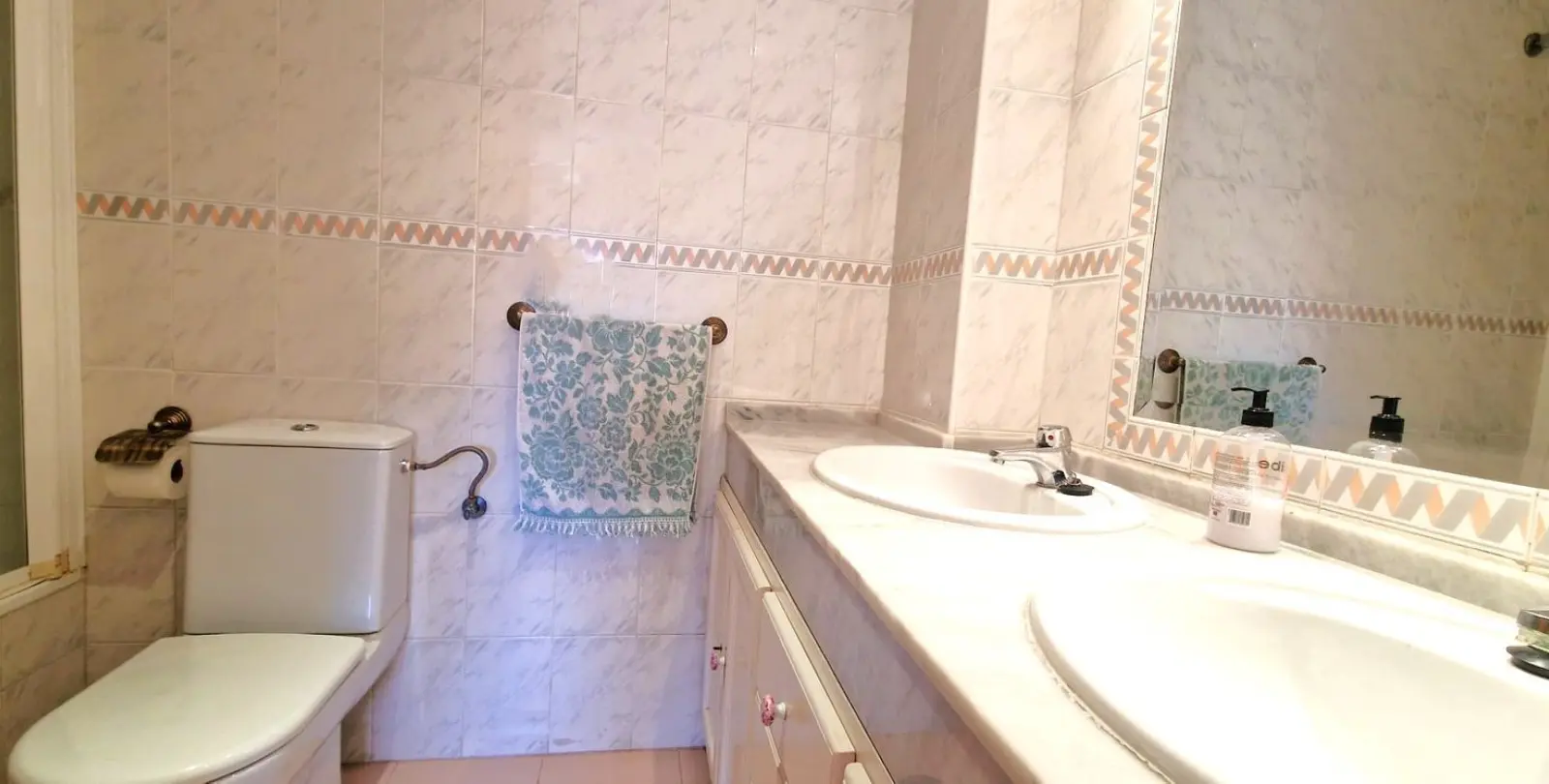 Venta de apartamento en planta media en El Rosario 17