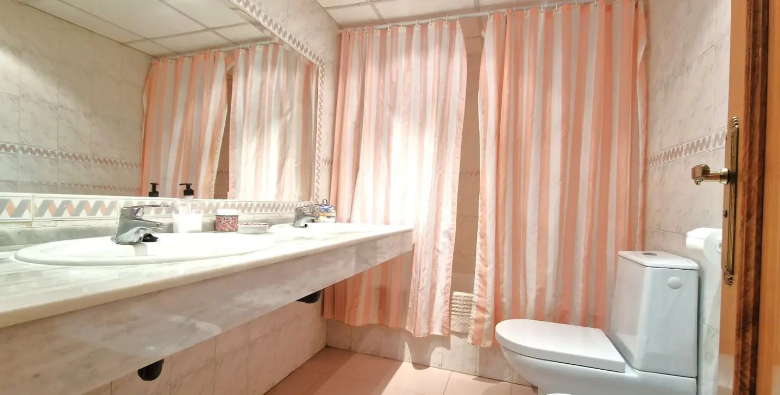 Venta de apartamento en planta media en El Rosario 19