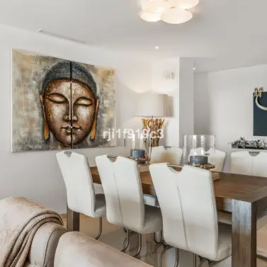 Sale of middle floor apartment in Elviria