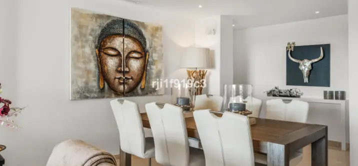 Sale of middle floor apartment in Elviria 4