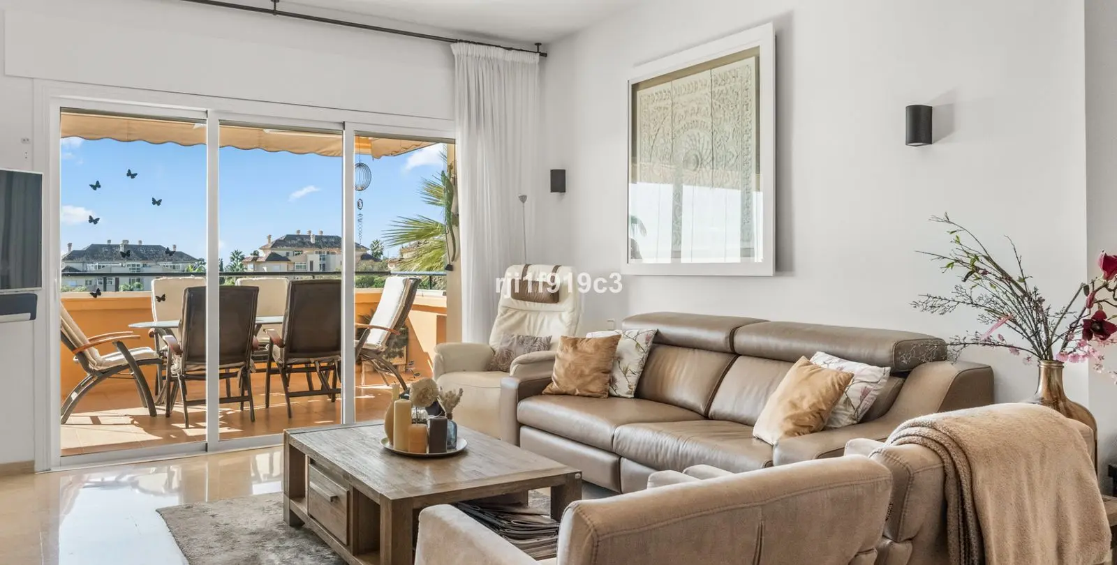 Venta de apartamento en planta media en Elviria 3