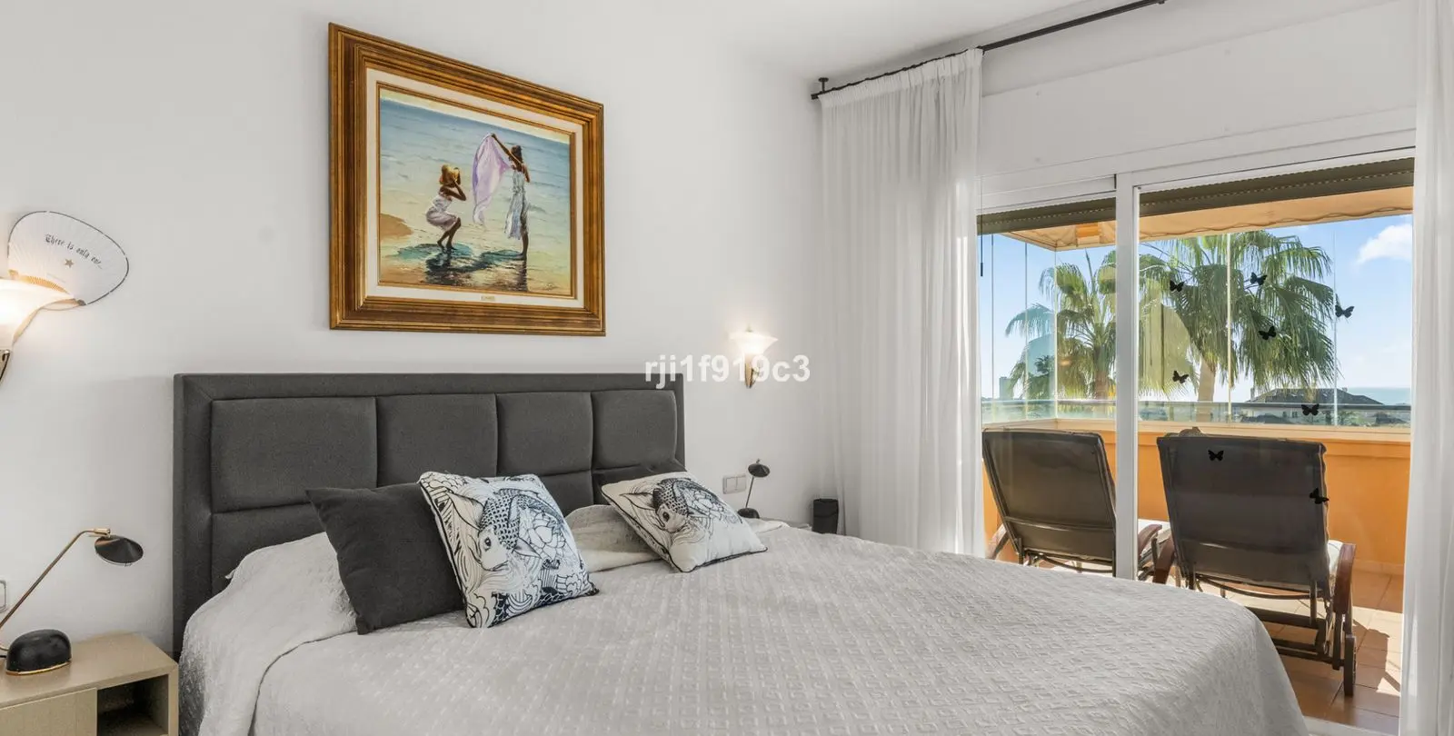 Venta de apartamento en planta media en Elviria 6
