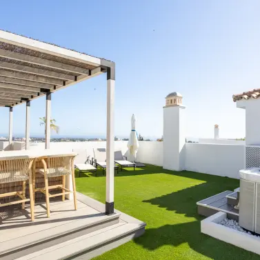Sale of penthouse in El Paraiso