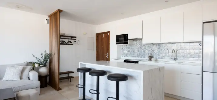 Sale of penthouse in El Paraiso 3