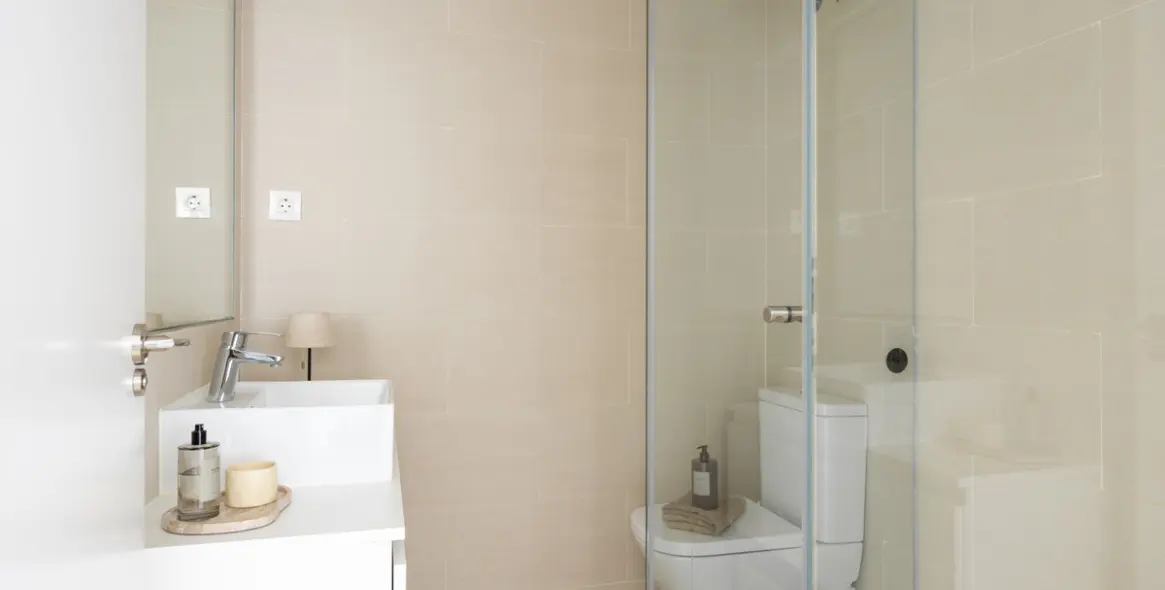 Sale of penthouse in El Paraiso 15