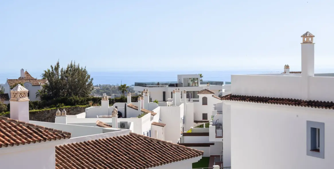 Sale of penthouse in El Paraiso 24