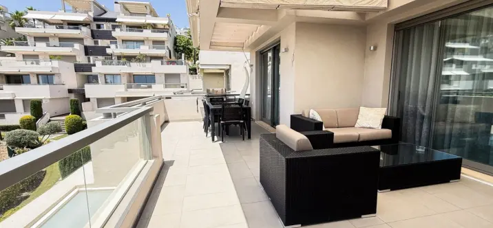Venta de apartamento en planta media en Atalaya 0