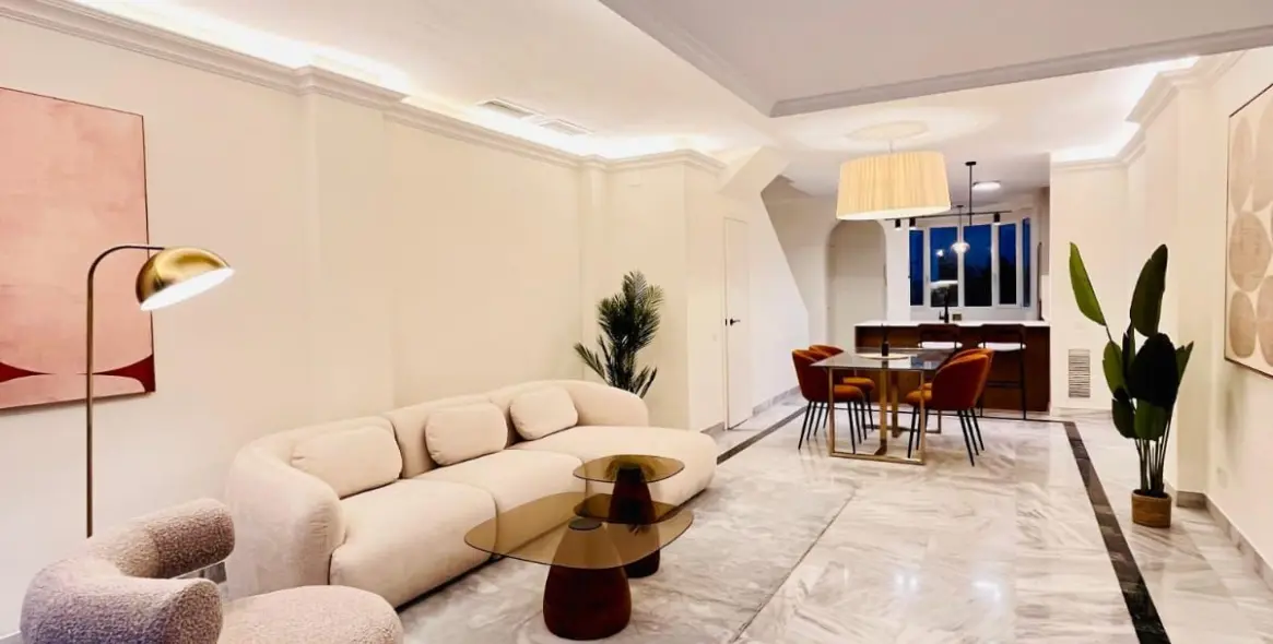 Продажа двухуровневых апартаментов в Marbella 3