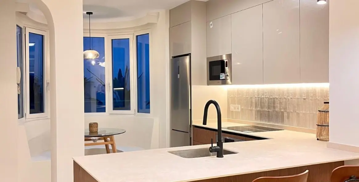 Продажа двухуровневых апартаментов в Marbella 10