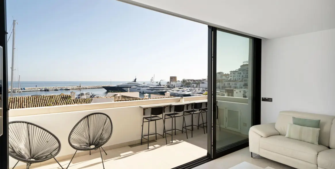 Продажа двухуровневых апартаментов в Marbella 4