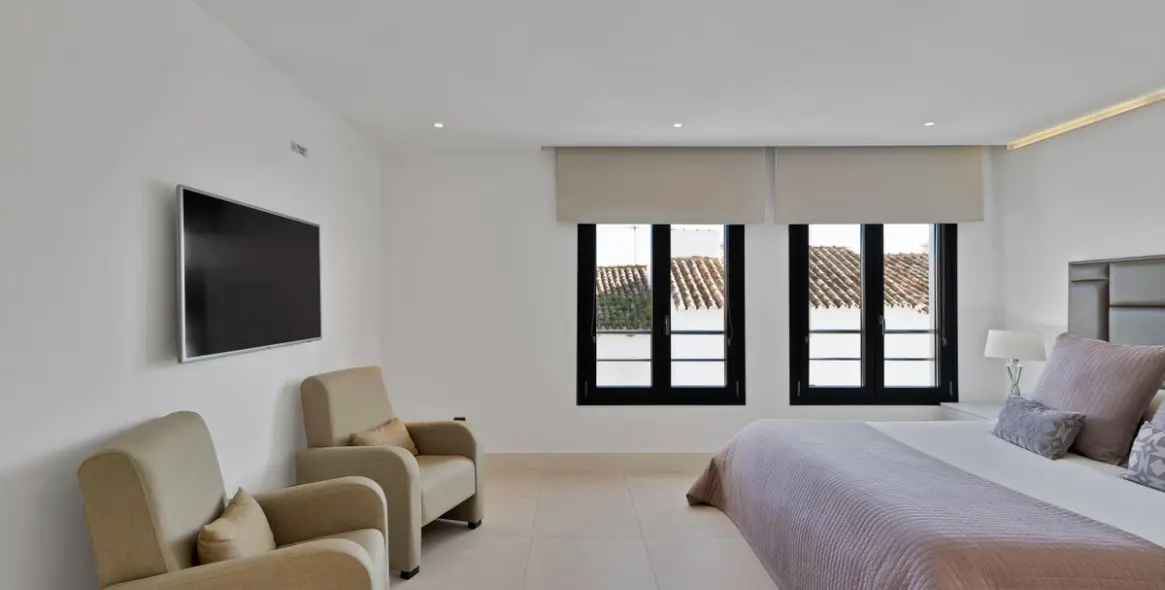 Продажа двухуровневых апартаментов в Marbella 10