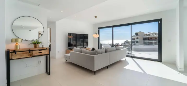 Sale of penthouse in Fuengirola 0