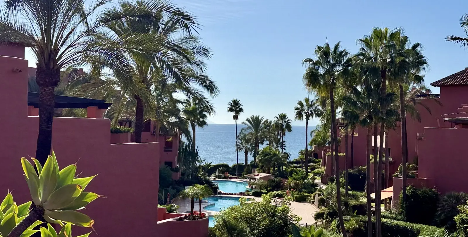 Sale of middle floor apartment in Estepona 22
