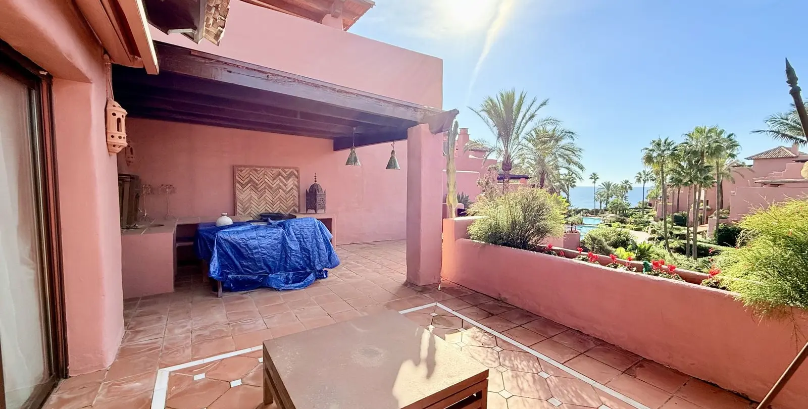 Sale of middle floor apartment in Estepona 24