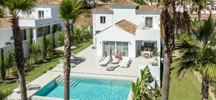 Sale of detached villa in Casares Playa 0