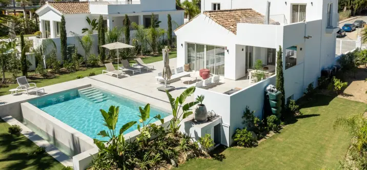 Sale of detached villa in Casares Playa 3