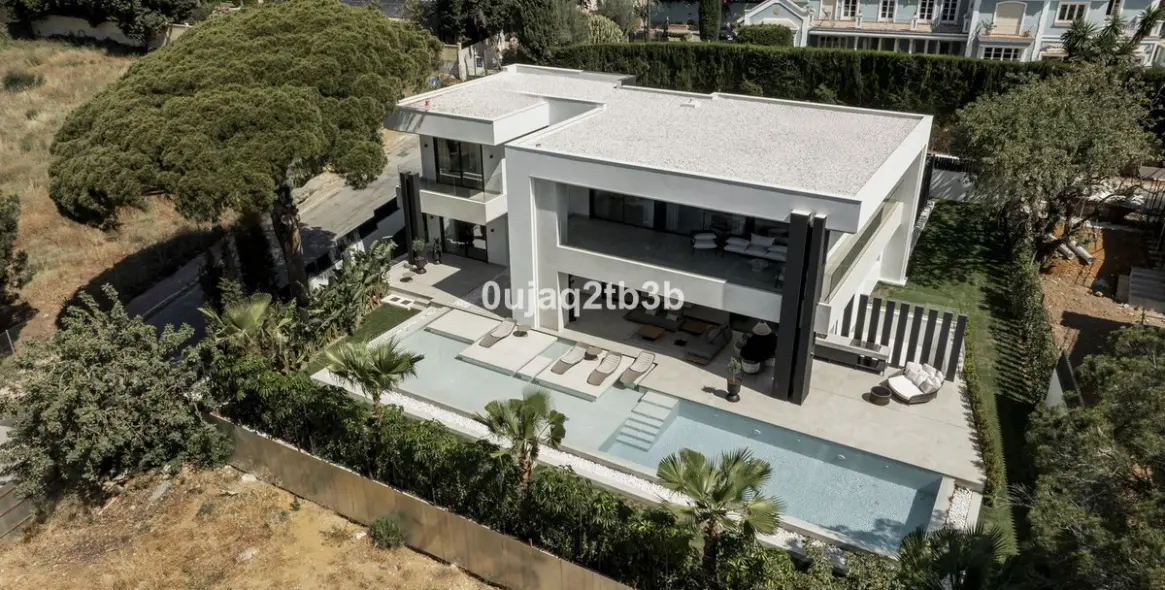 Продажа  отдельно стоящей виллы в Nagüeles 7