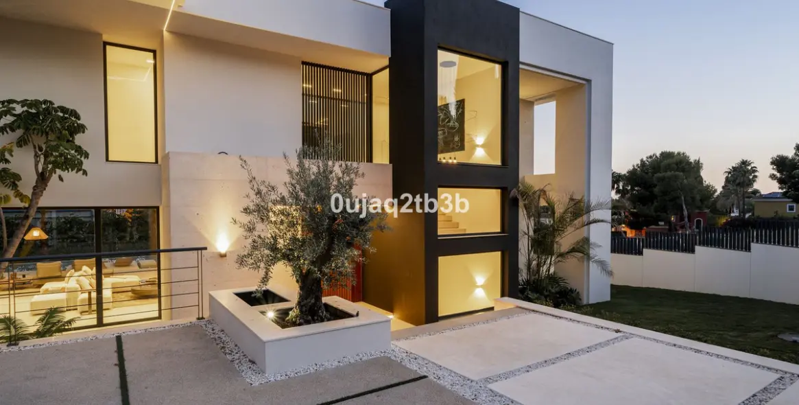 Продажа  отдельно стоящей виллы в Nagüeles 3