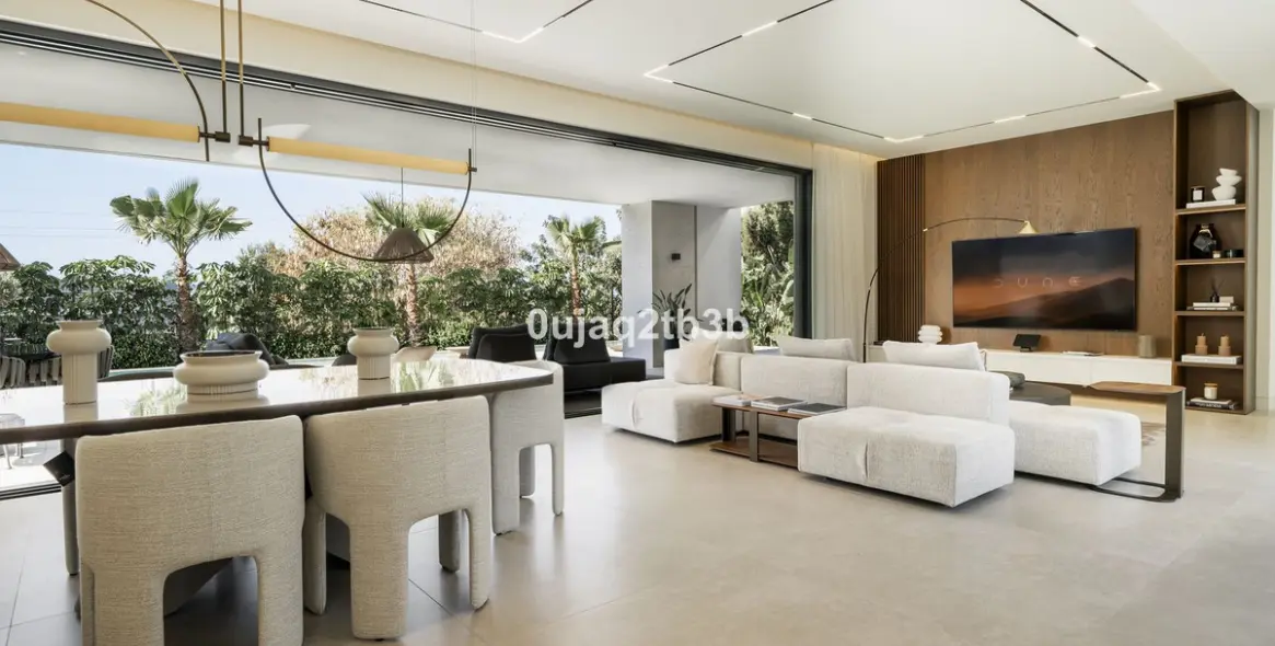 Продажа  отдельно стоящей виллы в Nagüeles 14