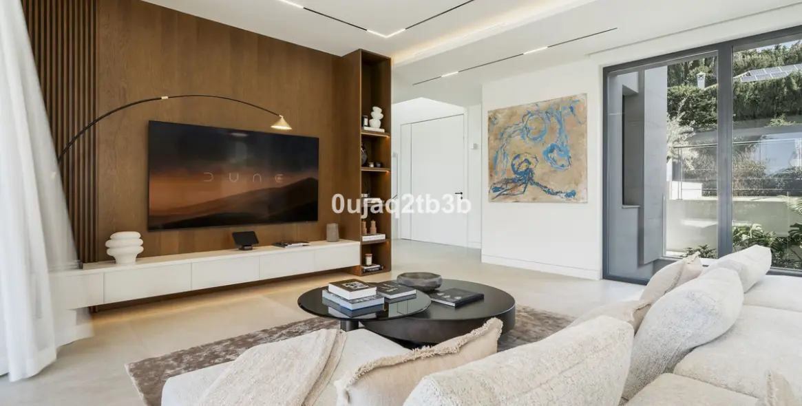 Продажа  отдельно стоящей виллы в Nagüeles 15