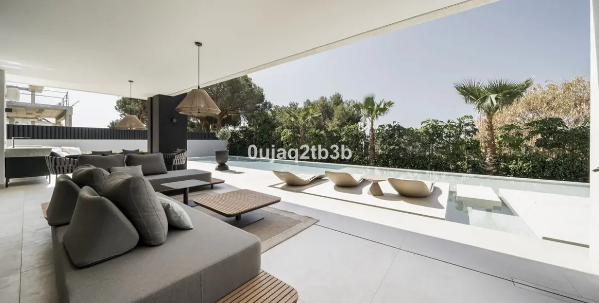 Продажа  отдельно стоящей виллы в Nagüeles 18