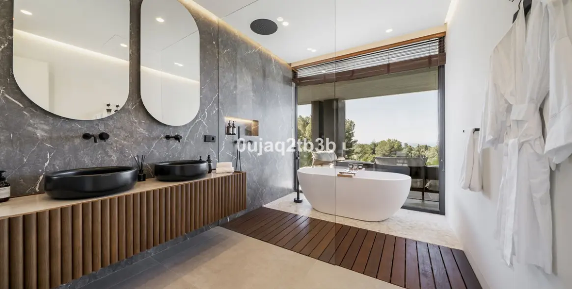 Продажа  отдельно стоящей виллы в Nagüeles 23