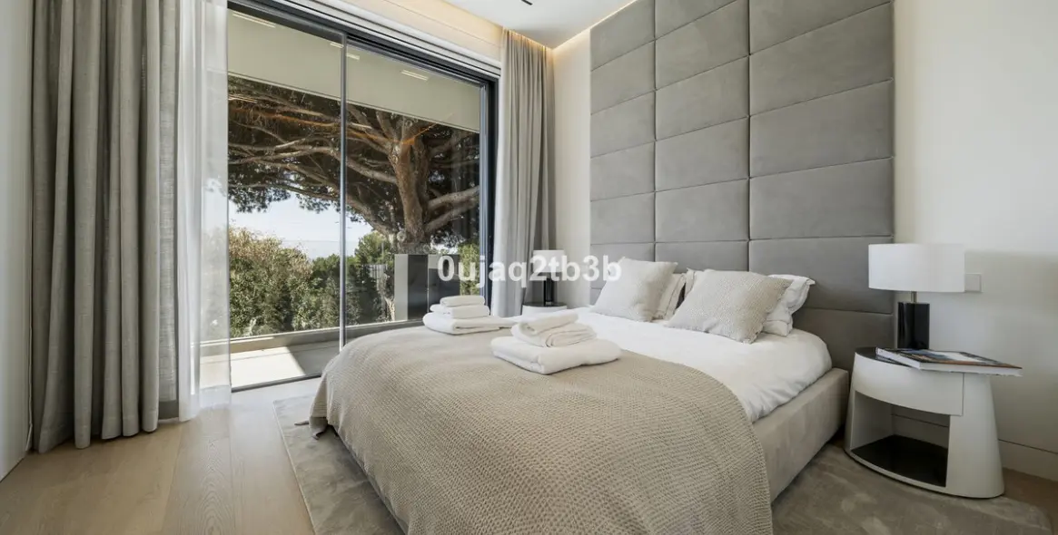 Продажа  отдельно стоящей виллы в Nagüeles 25