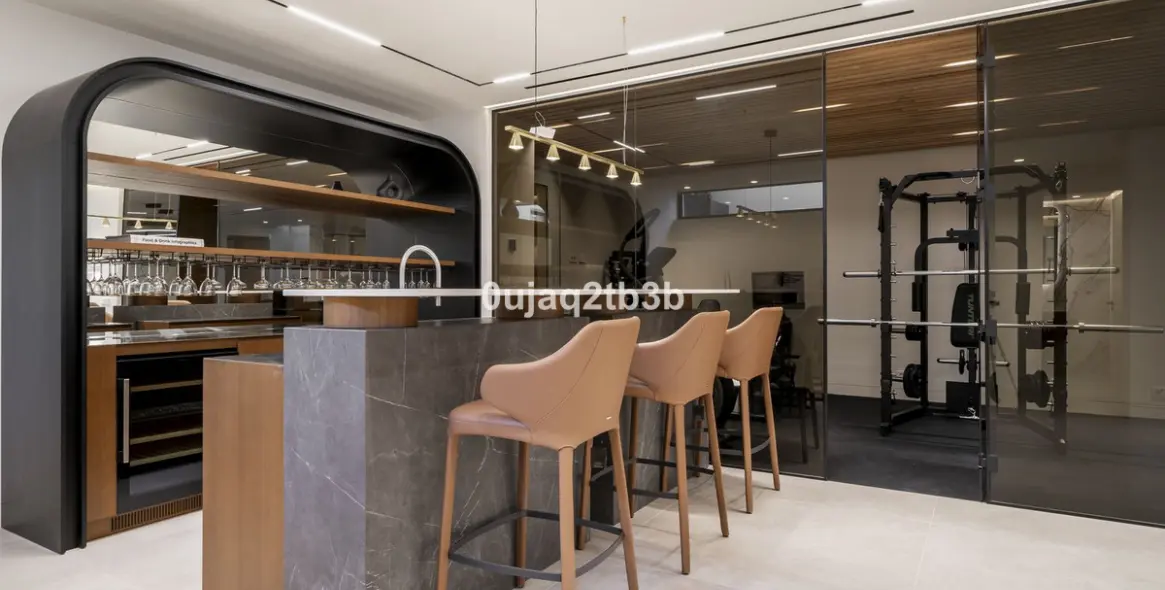 Продажа  отдельно стоящей виллы в Nagüeles 33