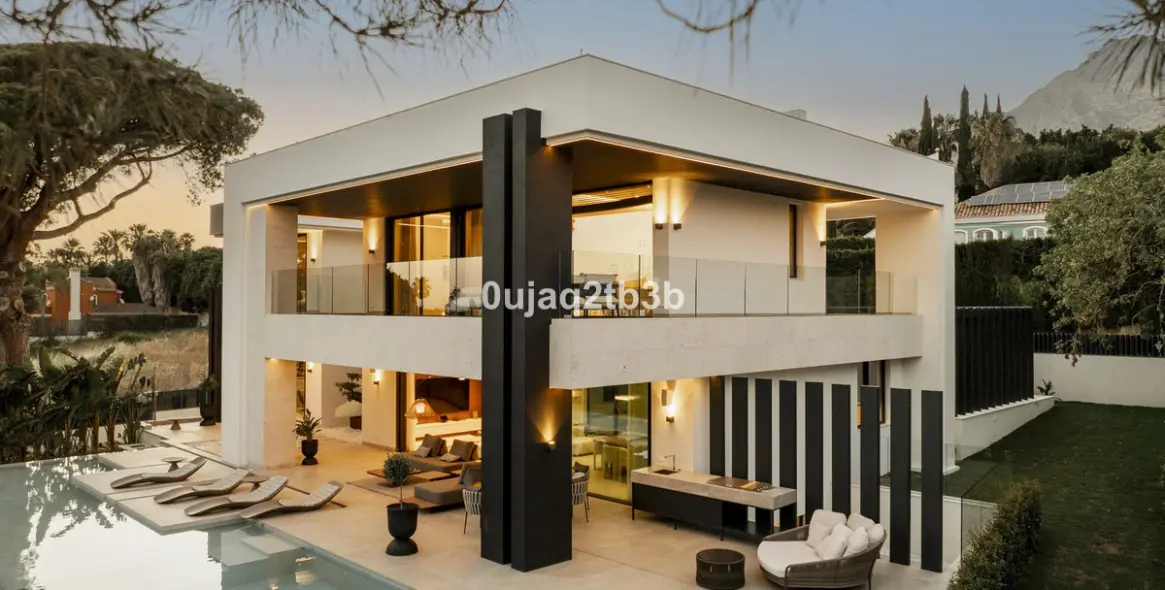 Продажа  отдельно стоящей виллы в Nagüeles 37