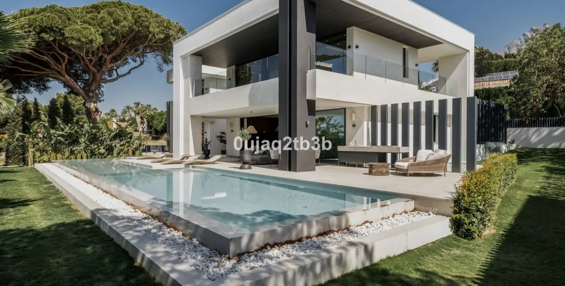 Продажа  отдельно стоящей виллы в Nagüeles 38