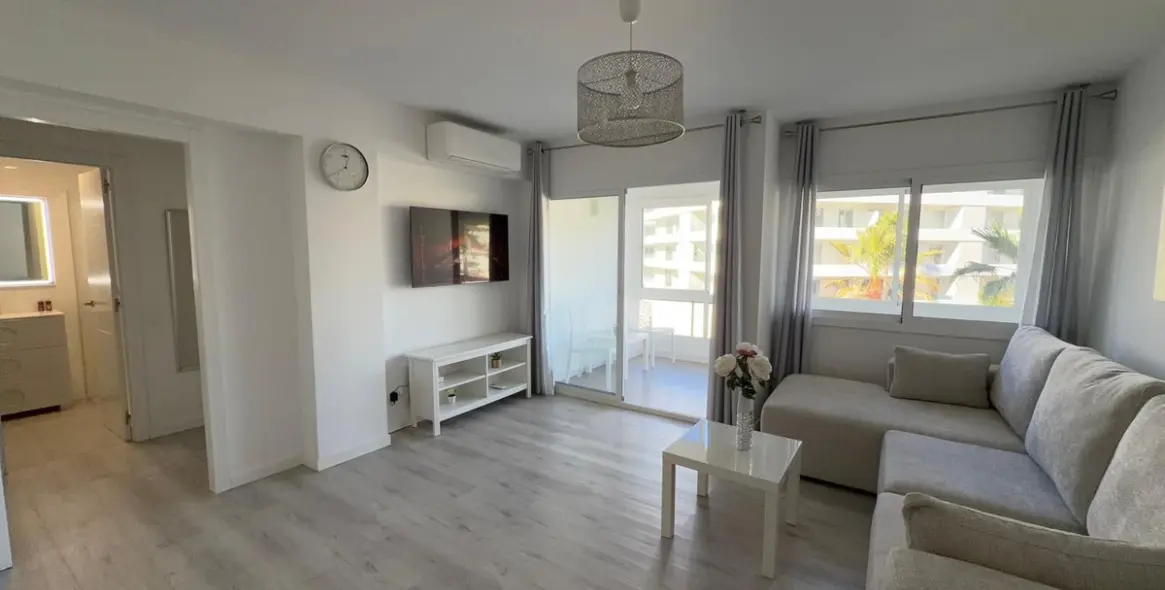 Alquiler a corto plazo de apartamento en planta media en Nueva Andalucía 5