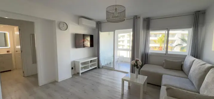 Alquiler a corto plazo de apartamento en planta media en Nueva Andalucía 4