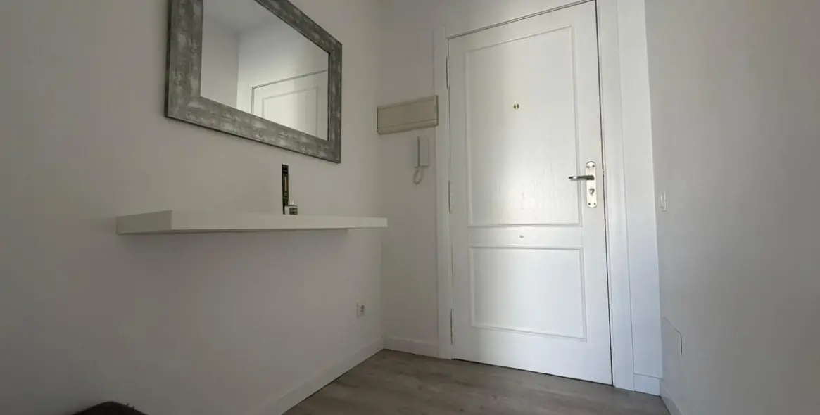 Alquiler a corto plazo de apartamento en planta media en Nueva Andalucía 7