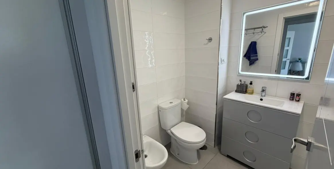 Alquiler a corto plazo de apartamento en planta media en Nueva Andalucía 10